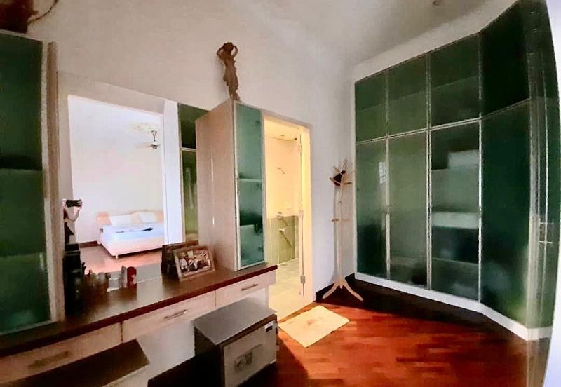 Jalan Puncak Perdana 