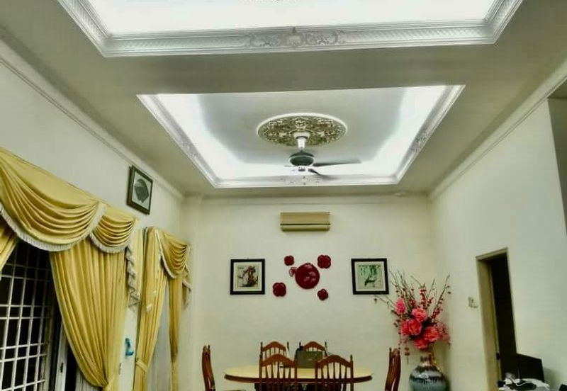 Jalan Puncak Perdana 