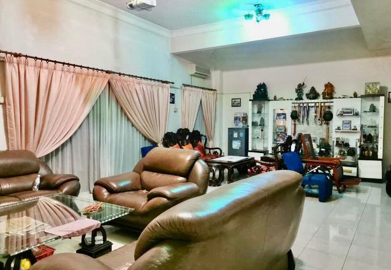 Jalan Puncak Perdana 