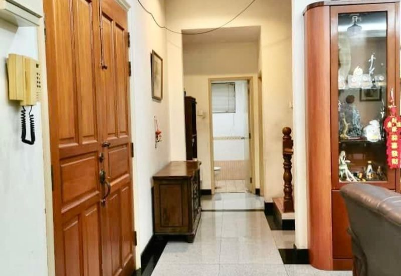 Jalan Puncak Perdana 