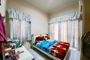 Jalan Puncak Perdana 