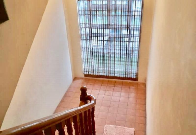 Jalan Puncak Perdana 