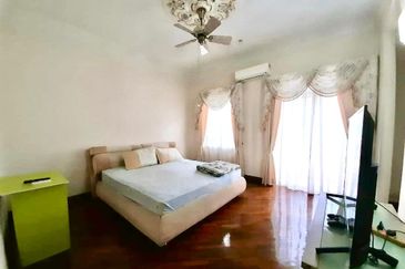 Jalan Puncak Perdana 