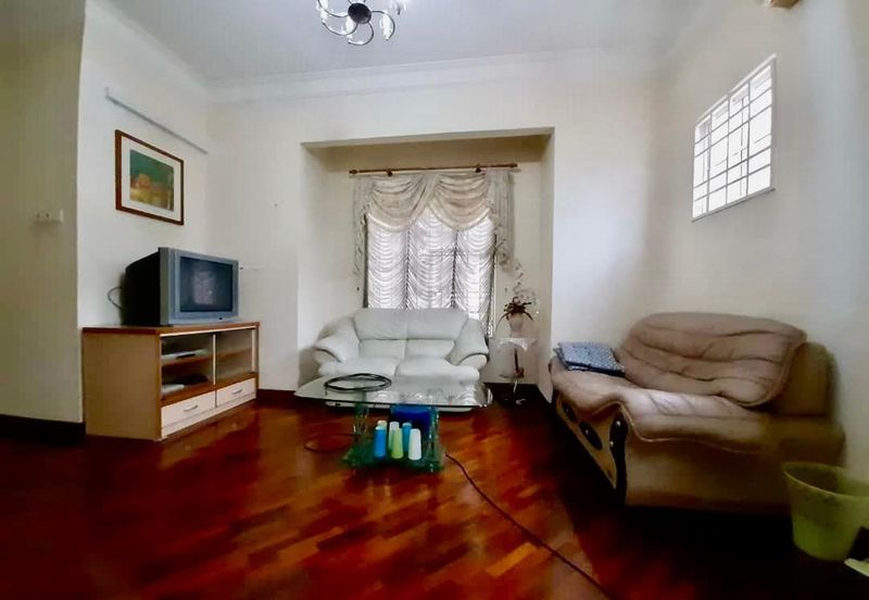 Jalan Puncak Perdana 