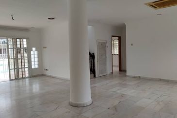 Taman Anggerik Villa