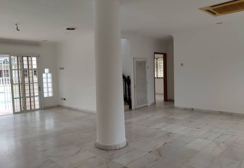 Taman Anggerik Villa