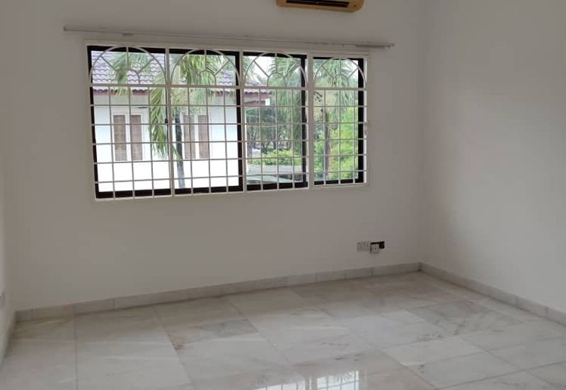 Taman Anggerik Villa