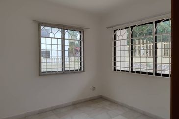 Taman Anggerik Villa