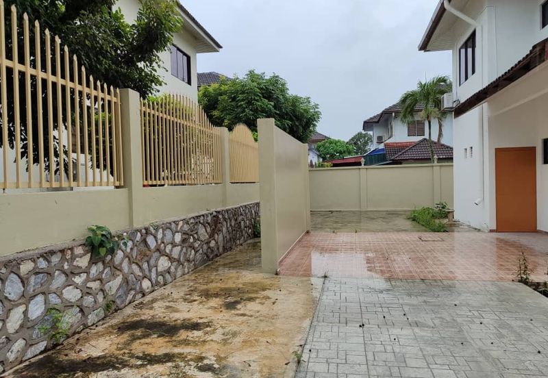 Taman Anggerik Villa