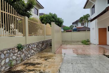 Taman Anggerik Villa