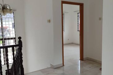 Taman Anggerik Villa