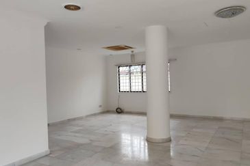 Taman Anggerik Villa