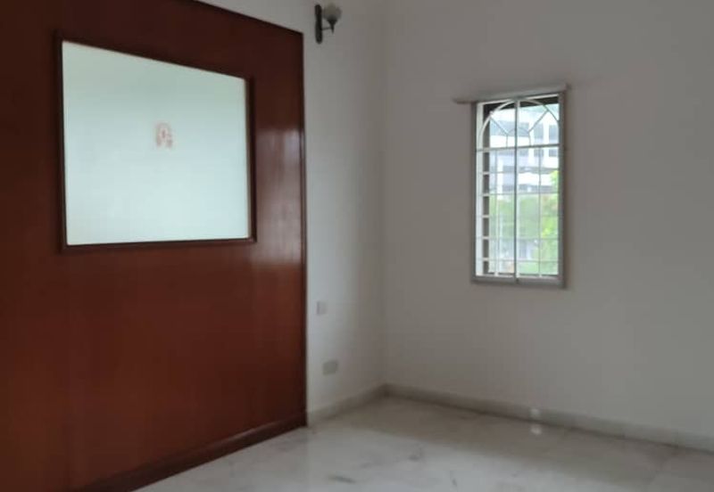 Taman Anggerik Villa