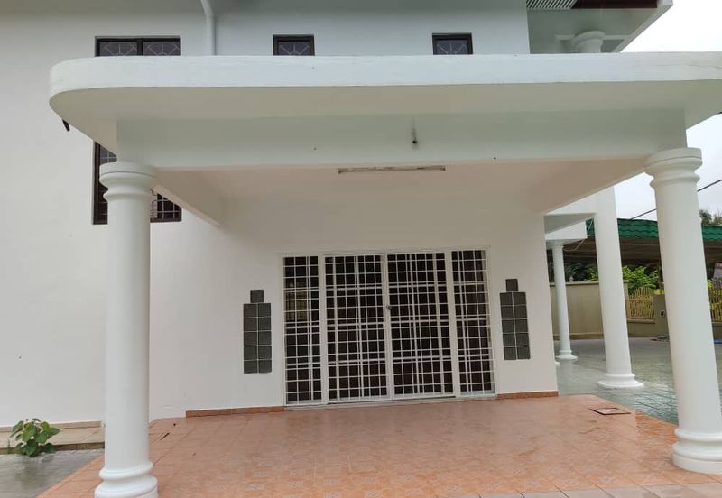 Taman Anggerik Villa