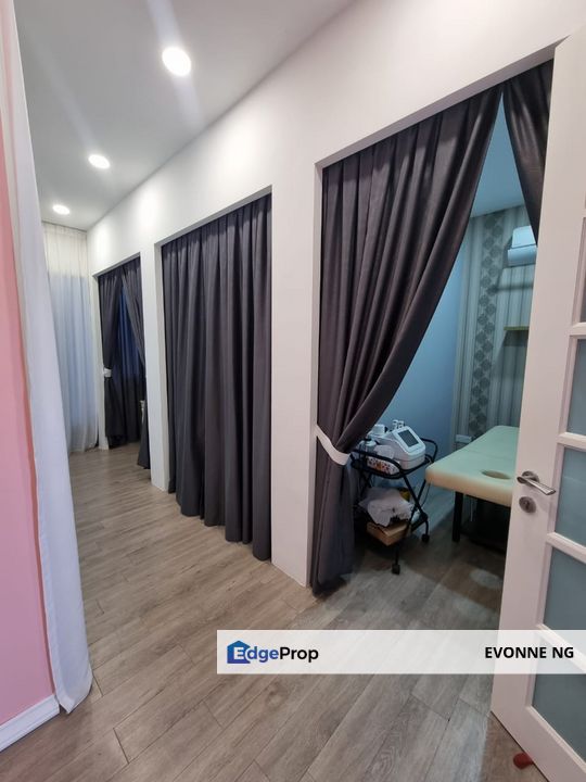 Brighton @ Eco Majestic Semenyih Nice Reno Ready Move In Ground Floor Shop , Selangor, Semenyih