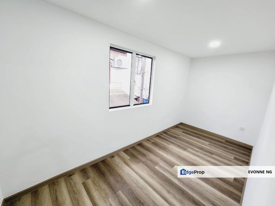 Taman Bukit Kajang Baru, Kajang Freehold 15 x 50 double storey house Near MRT, Selangor, Kajang