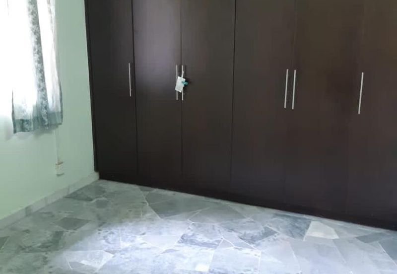 Taman Tasik Semenyih (Lake Residence)