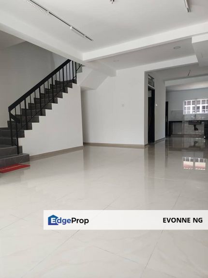 Taman Puchong Utama Freehold Reno End Lot Double storey house , Selangor, Puchong