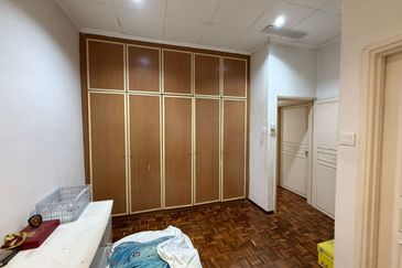 SL 4, Bandar Sungai Long