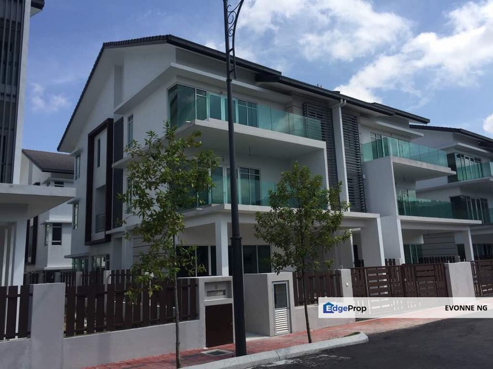 Kajang 3 storey Freehold Semi-Detached House - 1080 Residence Kajang, Selangor, Kajang