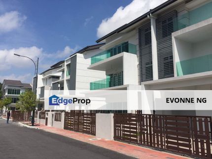 Kajang 3 storey Freehold Semi-Detached House - 1080 Residence Kajang, Selangor, Kajang