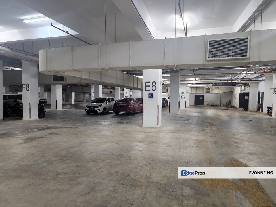 Kiara Plaza Semenyih Freehold 3 Storey Shoplot Facing Main Road, Selangor, Semenyih