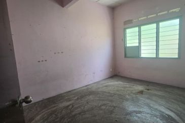 Kajang Taman Restu Freehold Double Storey Shoplot    