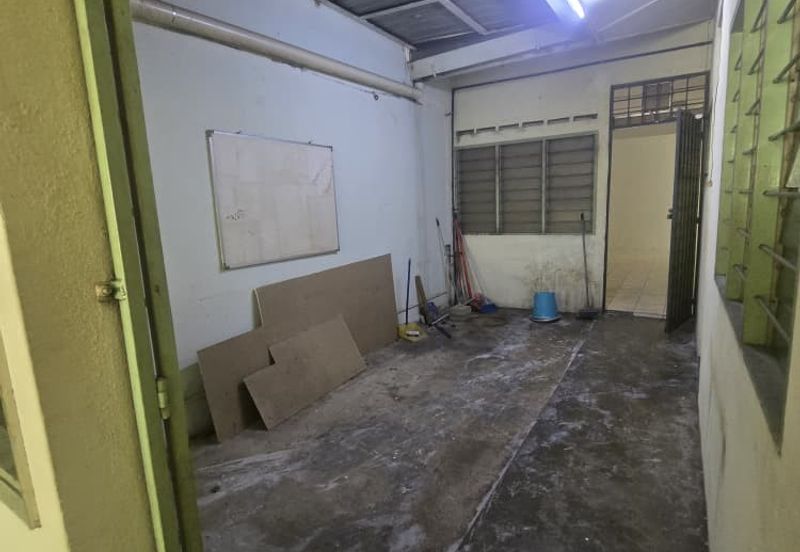 Kajang Taman Restu Freehold Double Storey Shoplot    