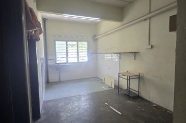 Kajang Taman Restu Freehold Double Storey Shoplot    