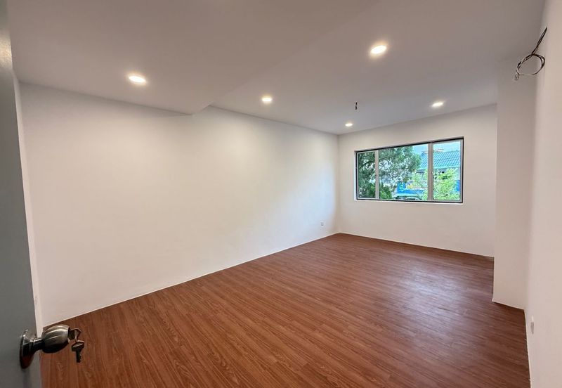 Kajang Taman Jasmine Freehold Reno Double Storey House 