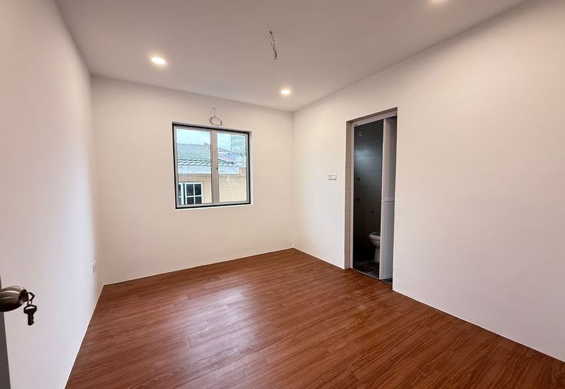 Kajang Taman Jasmine Freehold Reno Double Storey House 