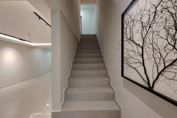 Puchong Utama Sek 10 New Renovated Freehold Double Storey House