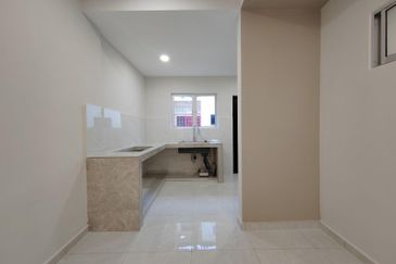 Puchong Utama Sek 10 New Renovated Freehold Double Storey House