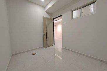Puchong Utama Sek 10 New Renovated Freehold Double Storey House