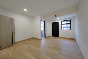 Puchong Utama Sek 10 New Renovated Freehold Double Storey House