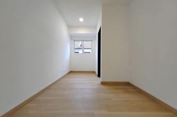 Puchong Utama Sek 10 New Renovated Freehold Double Storey House