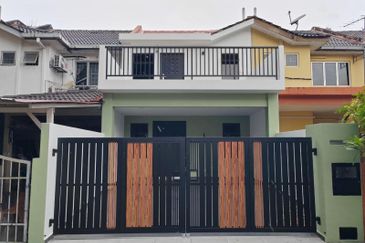 Puchong Utama Sek 10 New Renovated Freehold Double Storey House