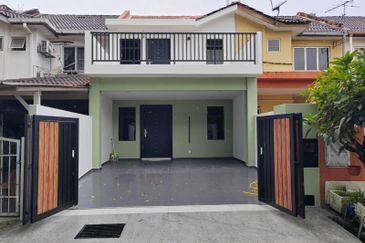 Puchong Utama Sek 10 New Renovated Freehold Double Storey House