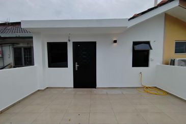 Puchong Utama Sek 10 New Renovated Freehold Double Storey House