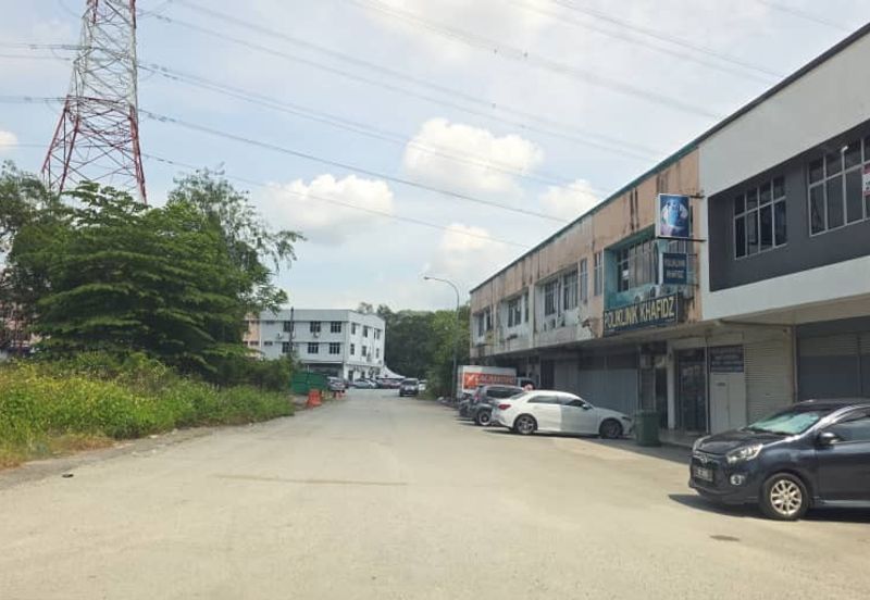 Kajang Jalan Semenyih 1.5 Storey Factory For Rent  