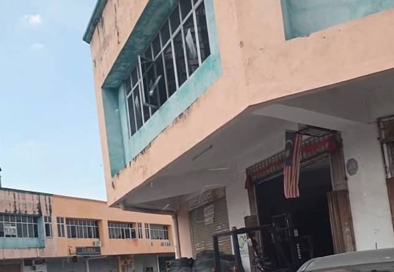 Kajang Jalan Semenyih 1.5 Storey Factory For Rent  