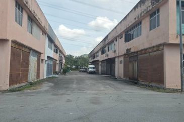 Kajang Jalan Semenyih 1.5 Storey Factory For Rent  