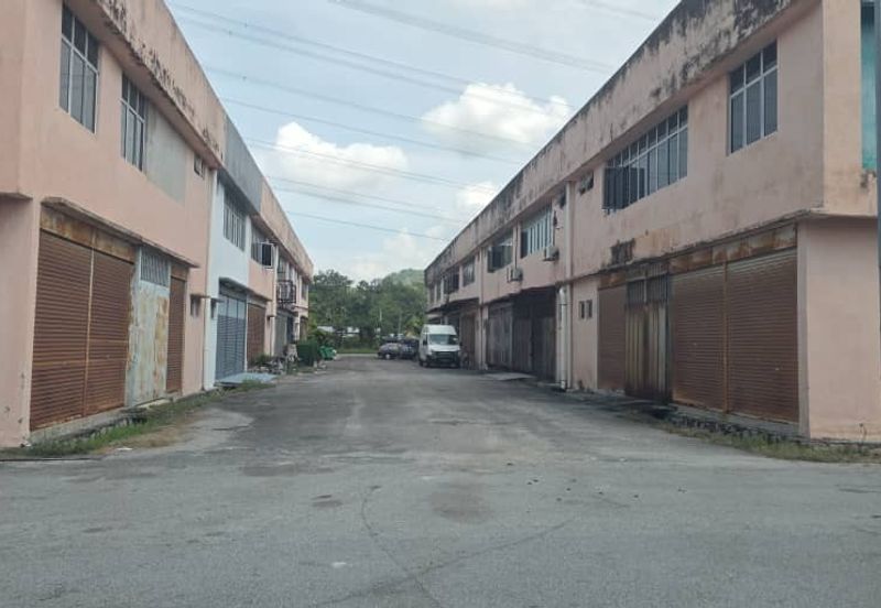 Kajang Jalan Semenyih 1.5 Storey Factory For Rent  