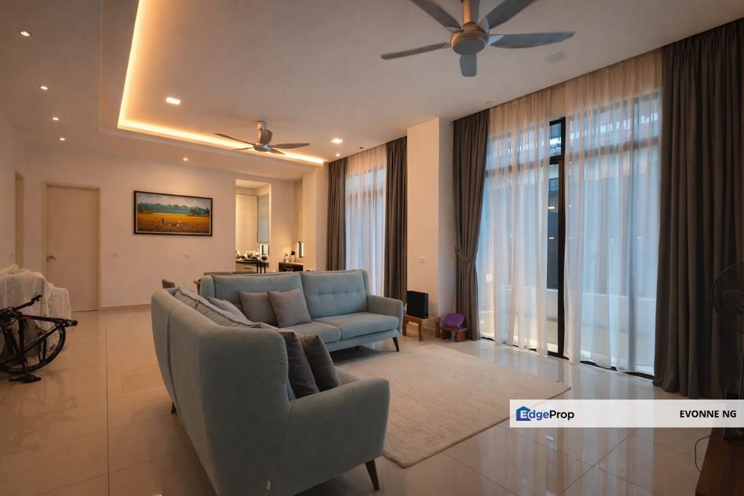 Eco Majestic Tenderfield Freehold Reno Gated Double Storey Cluster Semi D   , Selangor, Semenyih