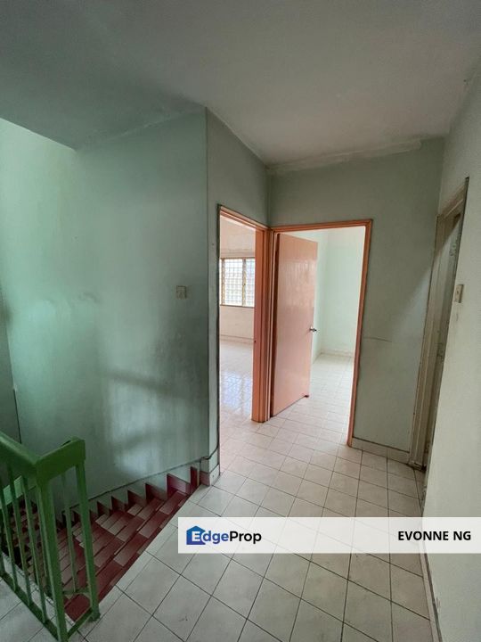 Kajang Taman Sri Jelok 22 x 70 Double Storey House , Selangor, Kajang