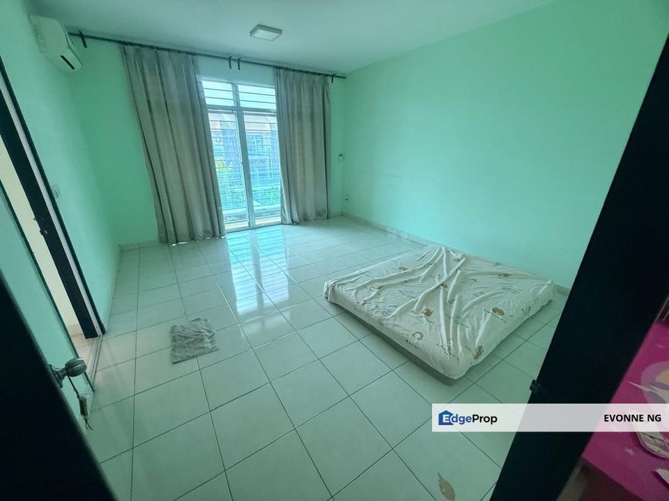 Bangi Taman Bangi Avenue Freehold Reno 7 rooms Three Storey House , Selangor, Bangi