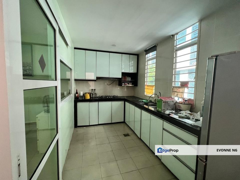 Bangi Taman Bangi Avenue Freehold Reno 7 rooms Three Storey House , Selangor, Bangi