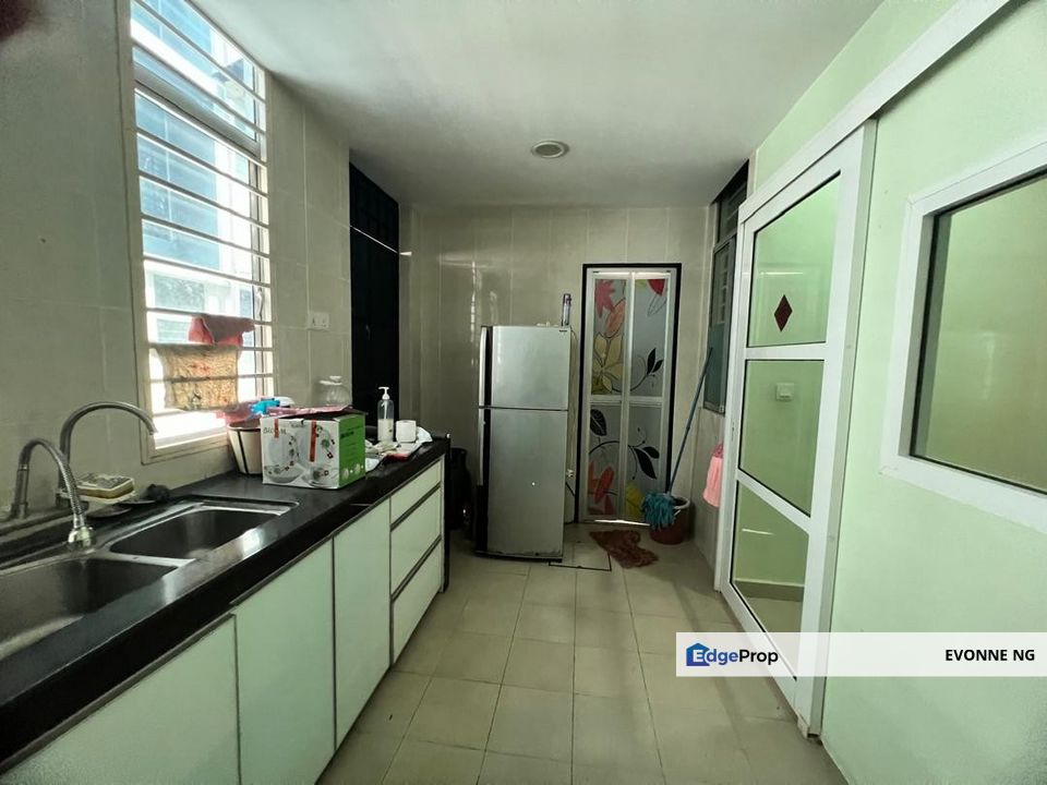 Bangi Taman Bangi Avenue Freehold Reno 7 rooms Three Storey House , Selangor, Bangi