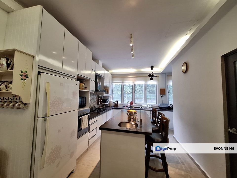 Kajang TTDi Grove Acacia Freehold Nicely Renovated 22 x 75 , Selangor, Kajang