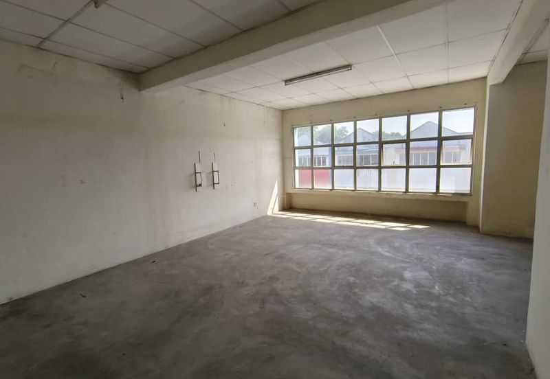 Kawasan Perindustrian Sri Haneco, Semenyih, Selangor 1.5 Storey Terrace Factory For Sale